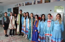 Я учусь в национальном костюме